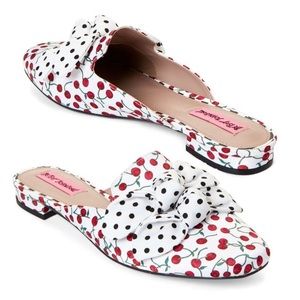 NWT Betsey Johnson Adina Mule, Cherries, 6.5